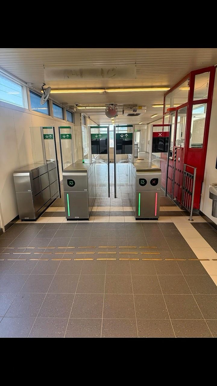 Renovering av pendeltågsstation i Stockholm, utfört av Stockholm Kakelkoncept & Bygg AB